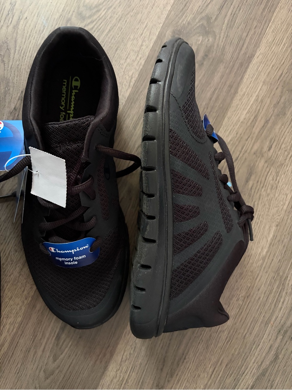 Champion youths Lightweight Sneakers in Black and Burgundy